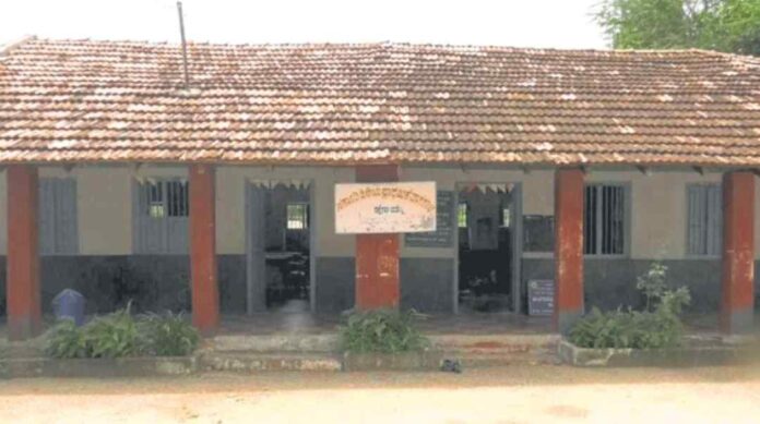 ಆಲೂರು ಹೊಮ್ಮ ಶಾಲೆ