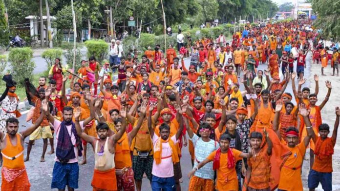 ಕಾವಡ್ ಯಾತ್ರಿಕರು