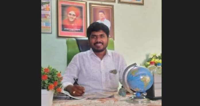 ಕೊಪ್ಪಳದ ವಾಸವಿ ಶಾಲೆ ಮುಖ್ಯ ಶಿಕ್ಷಕ ಫಕೀರಪ್ಪ