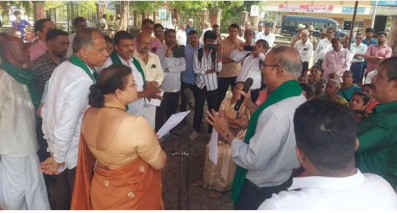 ಉಡುಪಿ | ಕೃಷಿ ಯಂತ್ರೋಪಕರಣ ಭ್ರಷ್ಟಾಚಾರ, ಕಾಡುಪ್ರಾಣಿ ಹಾವಳಿ, ರೈತರ ಪ್ರತಿಭಟನೆ