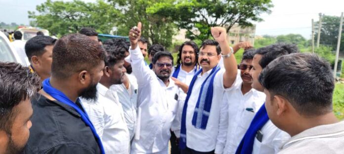 ಭೀಮ್&zwnj; ಆರ್ಮಿ ಪದಾಧಿಕಾರಿ ವಜಾ