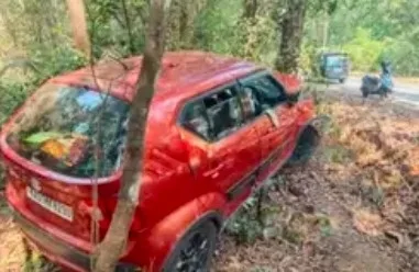 ಉಡುಪಿ | ಮರಕ್ಕೆ ಡಿಕ್ಕಿ ಹೊಡೆದ ಕಾರು, ಮಹಿಳೆ ಸಾವು, ನಾಲ್ವರ ಸ್ಥಿತಿ ಗಂಭೀರ
