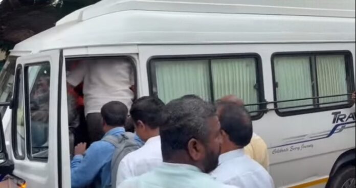 ಬೆಳಗಾವಿ : ಡಿಸಿಸಿ ಬ್ಯಾಂಕ್ ಚುನಾವಣೆ ಮತದಾನ ಹಕ್ಕು ಪಡೆದ ಜಾರಕಿಹೊಳಿ ಬೆಂಬಲಿಗರು