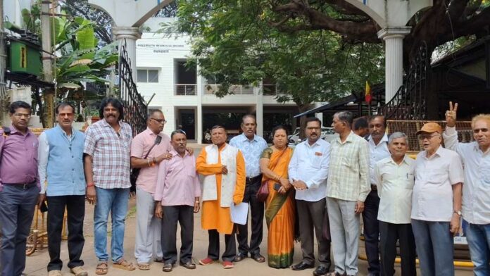 ಧಾರವಾಡ | ಉಪಯೋಗಕ್ಕೆ ಬಾರದೇ ಮುಚ್ಚಿದ ಕಲಾಭವನ; ಕೂಡಲೇ ಬಾಗಿಲು ತೆರೆಯಲು ಒತ್ತಾಯ