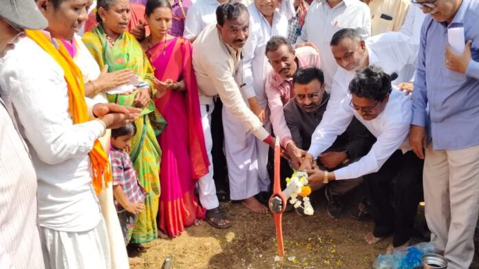 ಧಾರವಾಡ | 6 ಕೋಟಿ ವೆಚ್ಚದಲ್ಲಿ ಇಂದಿರಮ್ಮನ ಕೆರೆ ಅಭಿವೃದ್ಧಿ ಕಾಮಗಾರಿಗೆ ಭೂಮಿ ಪೂಜೆ