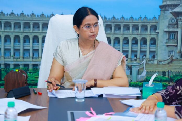 ಬೆಳಗಾವಿ |ಆರ್ ಸಿಬಿ ವಿಜಯೋತ್ಸವದ ವೇಳೆ ಕಾಲ್ತುಳಿತ : ಕಂಬನಿ ಮಿಡಿದ ಸಚಿವೆ ಲಕ್ಷ್ಮೀ ಹೆಬ್ಬಾಳಕರ್