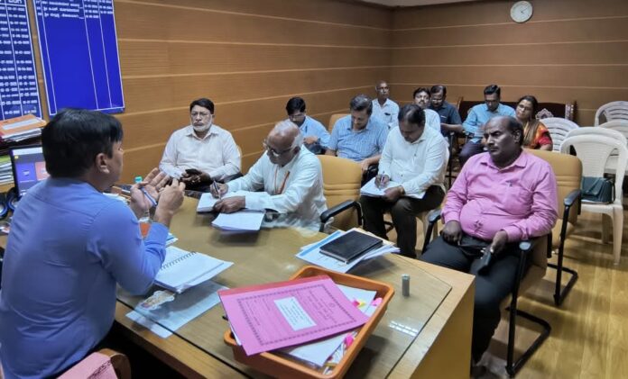 ಧಾರವಾಡ | ಮತದಾರರ ಪಟ್ಟಿ ಸೇರ್ಪಡೆ ಕುರಿತು ಜಾಗೃತ ಕಾರ್ಯಕ್ರಮ ನಡೆಸಲು ಸೂಚನೆ