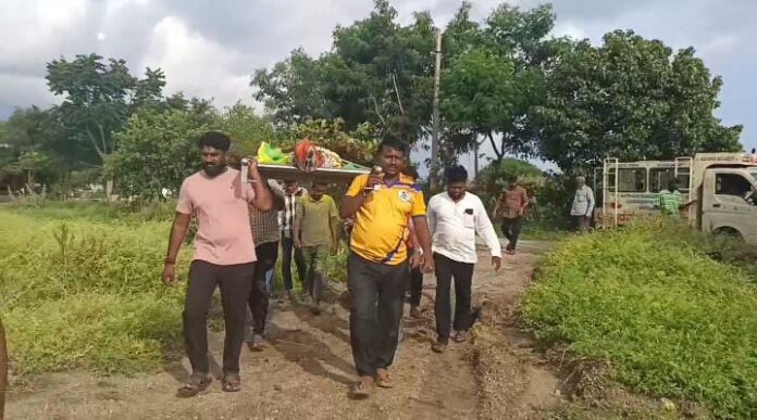 ಗದಗ | ಅನಾಥ ವಯೋವೃದ್ಧ ಸಾವು: ಅಂತಿಮ ಸಂಸ್ಕಾರ ನಡೆಸಿದ ಯುವಕರು