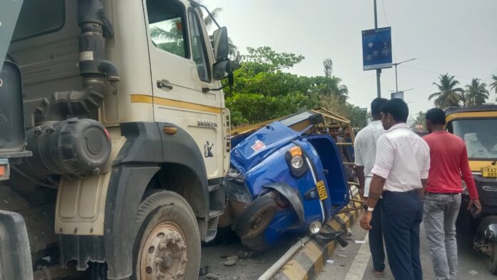 ಉಡುಪಿ | ಓವರ್ ಟೇಕ್ ಮಾಡಲು ಹೋಗಿ ಆಪೆ ರಿಕ್ಷಾ ಪಲ್ಟಿ