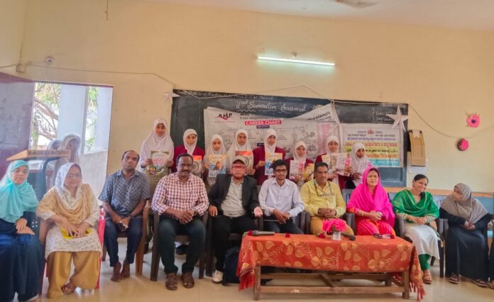 ಧಾರವಾಡ | ಗುರಿ ಸಾಧಿಸಲು ಭಾಷೆ ಅಡಚಣೆಯಾಗದು: ಡಾ.ಎನ್.ಬಿ.ನಾಲತವಾಡ