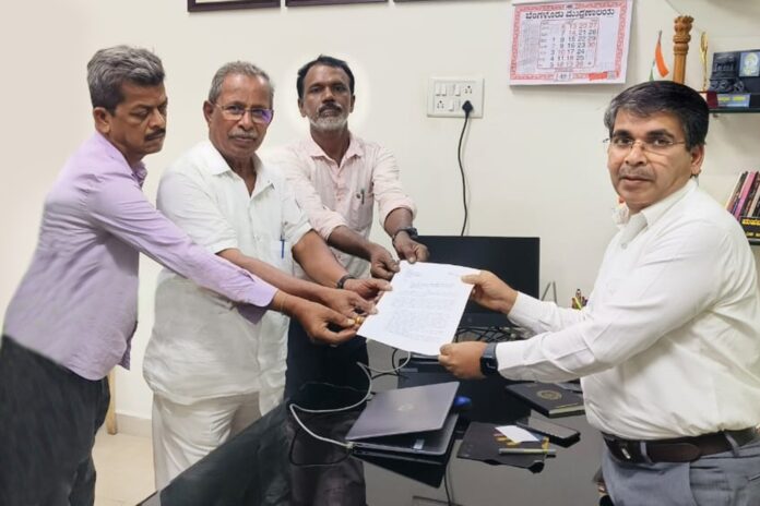 ಬಳ್ಳಾರಿ | ಕೈಮಗ್ಗ ಸಹಕಾರ ಸಂಘದ ಅಧ್ಯಕ್ಷರ ಅಧಿಕಾರ ದುರುಪಯೋಗದ ಆರೋಪ; ವಜಾಗೊಳಿಸಲು ಒತ್ತಾಯ