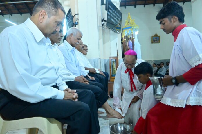 ಉಡುಪಿ | ಜಿಲ್ಲೆಯಲ್ಲಿ ಕ್ರೈಸ್ತ ಬಾಂಧವರಿಂದ ಶ್ರದ್ಧಾಭಕ್ತಿಯಿಂದ ಪವಿತ್ರ ಗುರುವಾರದ ಆಚರಣೆ