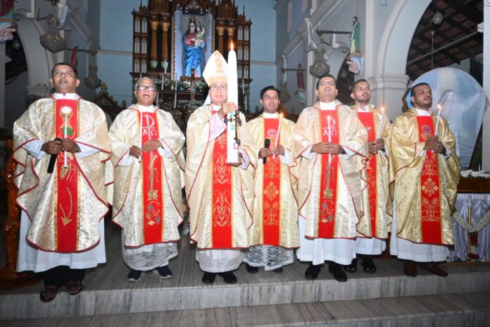 ಉಡುಪಿ | ಜಿಲ್ಲೆಯಾದ್ಯಂತ ವೈಭವದ ಈಸ್ಟರ್ ಜಾಗರಣೆ