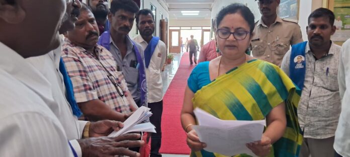 ಉಡುಪಿ | ವರ್ಗಾವಣೆಯಾಗದ ಜಿಲ್ಲಾ ಸರ್ಜನ್, ಜಿಲ್ಲಾಧಿಕಾರಿಯನ್ನು ಭೇಟಿಯಾದ ದ.ಸಂ.ಸ.