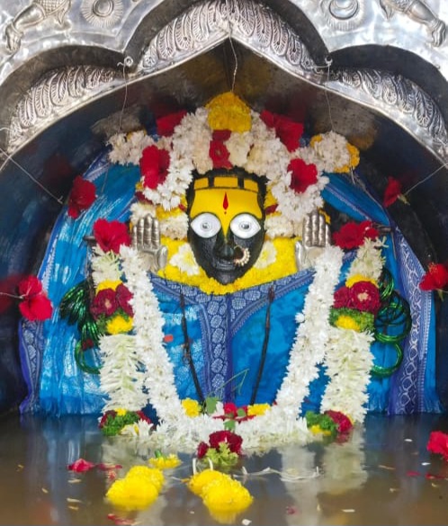 ಬೆಳಗಾವಿ : ಬಾರಿ ಮಳೆಯಿಂದ ನೀರಿನಲ್ಲಿ ಅರ್ಧದಷ್ಟು ಮುಳುಗಿದ ಶ್ರೀ ರೇಣುಕಾ ಯಲ್ಲಮ್ಮ ವಿಗ್ರಹ