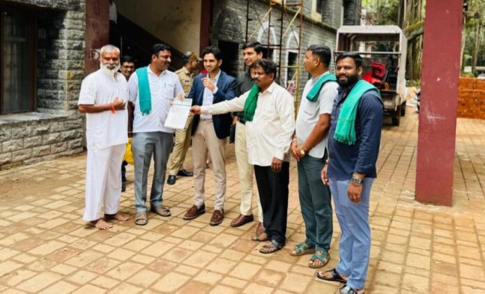 ಬೆಳಗಾವಿ : ಖಾಸಗಿ ಜೈ ಕಿಸಾನ್ ತರಕಾರಿ ಮಾರುಕಟ್ಟೆ ಬಂದ್ ಮಾಡುವಂತೆ ಆಗ್ರಹಿಸಿ ರೈತ ಸಂಘಟನೆಯಿಂದ ಮನವಿ