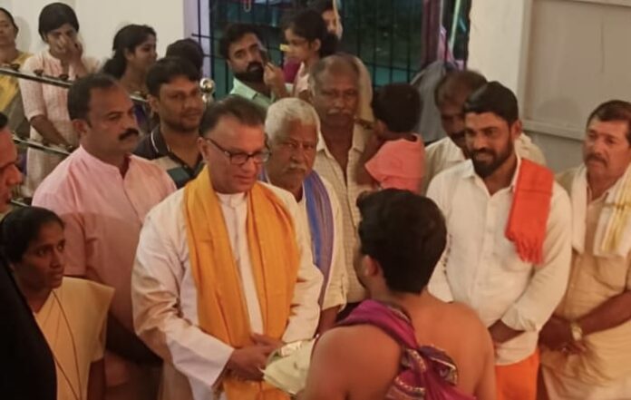 ಉಡುಪಿ | ತೊಟ್ಟಂ ಚರ್ಚಿನ ಧರ್ಮಗುರುಗಳು, ಕ್ರೈಸ್ತ ಬಾಂಧವರಿಂದ ಗಣೇಶೋತ್ಸವದಲ್ಲಿ ಭಾಗಿ