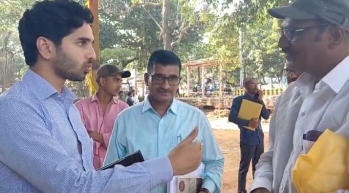 ಬೆಳಗಾವಿ : ಟ್ರ್ಯಾಕ್ಟರ್ ಗಳಲ್ಲಿ ಅಕ್ರಮ ಧ್ವನಿವರ್ಧಕಗಳ ವಿರುದ್ಧ ಕ್ರಮಕ್ಕೆ ಆಗ್ರಹ: ರಾಮದುರ್ಗದಲ್ಲಿ 23 ಡಿಸೆಂಬರ್&zwnj;ನಿಂದ ಧರಣಿ ಎಚ್ಚರಿಕೆ ಬೆಳಗಾವಿ ಜಿಲ್ಲೆಯ ಎಲ್ಲಾ 15 ತಾಲೂಕು ವ್ಯಾಪ್ತಿಯಲ್ಲಿ ಟ್ರ್ಯಾಕ್ಟರ್ ವಾಹನಗಳಲ್ಲಿ ಅಕ್ರಮವಾಗಿ