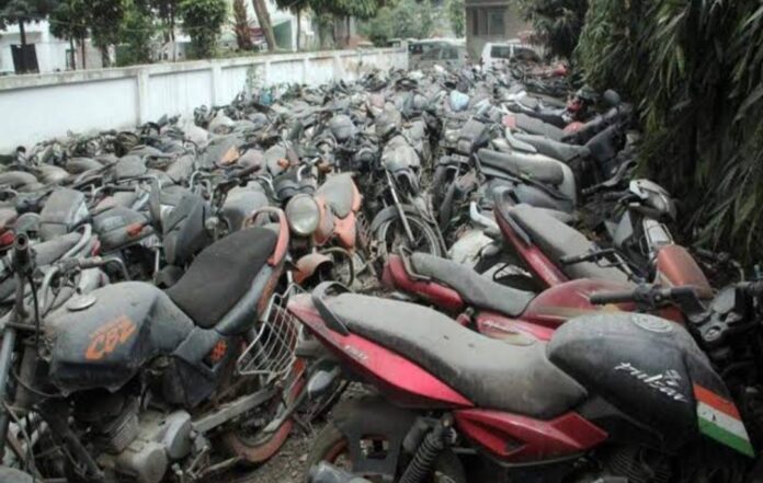 ಧಾರವಾಡ | ದ್ವೀಚಕ್ರ ವಾಹನಗಳ ಬಹಿರಂಗ ಹರಾಜು