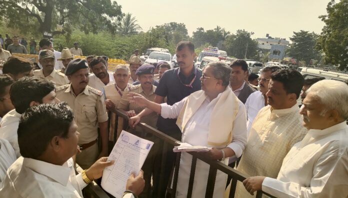 ವಿಜಯಪುರ | ಸರ್ಕಾರಿ ಪದವಿ ಕಾಲೇಜು ಮಂಜೂರಿಗೆ ದಲಿತ ವಿದ್ಯಾರ್ಥಿ ಪರಿಷತ್ತು ಆಗ್ರಹ