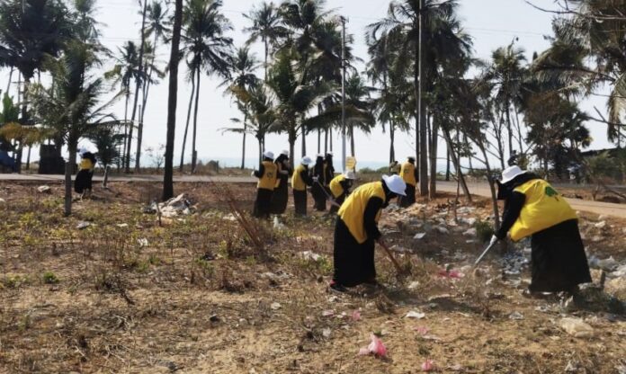 ಉಡುಪಿ | HRS ಮಹಿಳಾ ಸ್ವಯಂ ಸೇವಕಿಯರಿಂದ ಸ್ವಚ್ಛತಾ ಕಾರ್ಯಕ್ರಮ