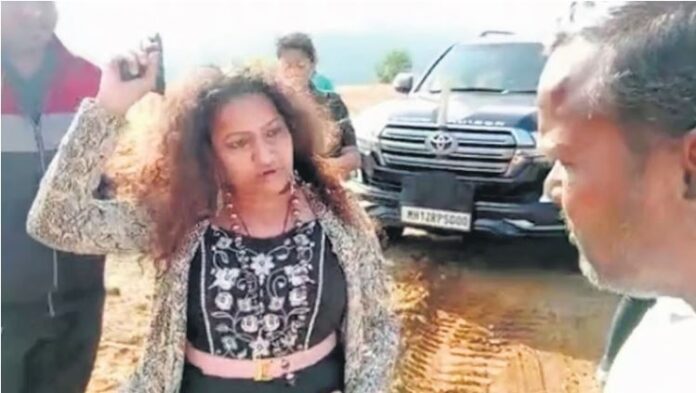 ಪೂಜಾ ಖೇಡ್ಕರ್