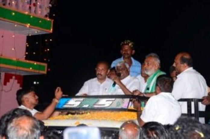 ಎ ಮಂಜು ಪರ ಮತ ಯಾಚಿಸಿದ ರೇವಣ್ಣ