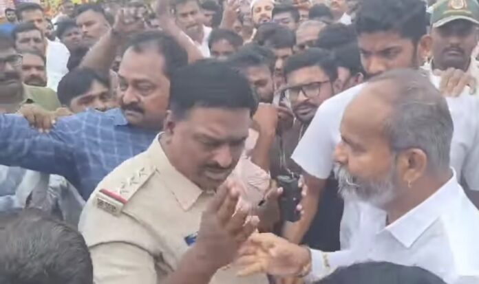 ಬೆಳಗಾವಿ : ಚುನಾವಣೆಯಲ್ಲಿ ಜಾರಕಿಹೊಳಿ ಹಾಗೂ ಕತ್ತಿ ಬೆಂಬಲಿಗರ ನಡುವೆ ಗಲಾಟೆ