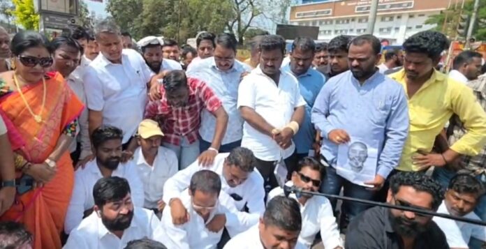 ರಮೇಶ ಕತ್ತಿ ವಿರುದ್ಧ ವಾಲ್ಮೀಕಿ ಸಮುದಾಯದ ಆಕ್ರೋಶ, ಬಂಧನಕ್ಕೆ ಆಗ್ರಹ : ಅ.24ಕ್ಕೆ ಬೆಳಗಾವಿ ಬಂದ್ ಎಚ್ಚರಿಕೆ