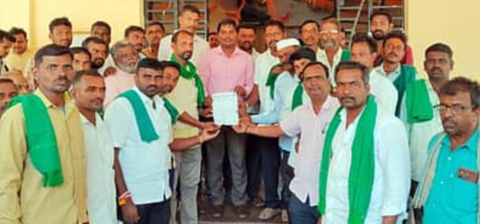 ಬೆಳಗಾವಿ : ಮೆಕ್ಕೆಜೋಳ ಖರೀದಿ ಕೇಂದ್ರ ಆರಂಭಕ್ಕೆ ರೈತ ಸಂಘಗಳ ಮನವಿ