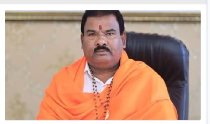 ಶಿವಸೇನಾ ನಾಯಕ - ರಾಹುಲ್ ಗಾಂಧಿ