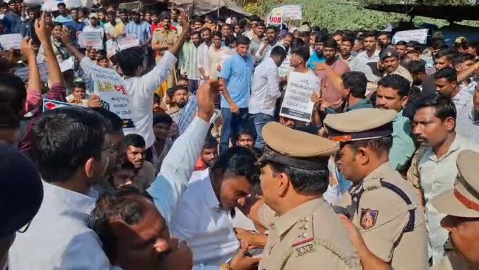 ಧಾರವಾಡ | ಸರ್ಕಾರಿ ಹುದ್ದೆಗಳ ನೇಮಕಾತಿಗೆ ಅಗ್ರಹಿಸಿ ಪ್ರತಿಭಟನೆ; ಉದ್ಯೋಗಾಕಾಂಕ್ಷಿ ಹೋರಾಟಗಾರರ ಬಂಧನ