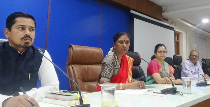 ಉಡುಪಿ | RTI ಮಾಹಿತಿ ಅರ್ಜಿಗೆ ಅಧಿಕಾರಿಗಳು ಸಕಾಲದಲ್ಲಿ ಸ್ಪಂದಿಸಿ : ರಾಜ್ಯ ಮಾಹಿತಿ ಆಯುಕ್ತೆ ಮಮತಾ ಗೌಡ