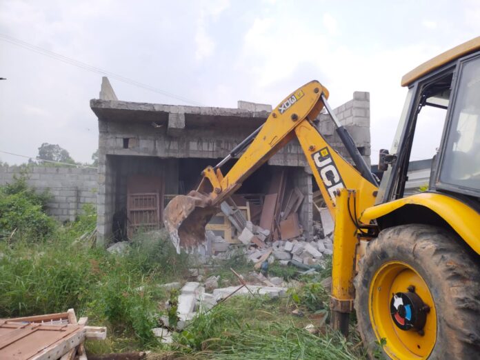 ಅನಧಿಕೃತ ಕಟ್ಟಡ