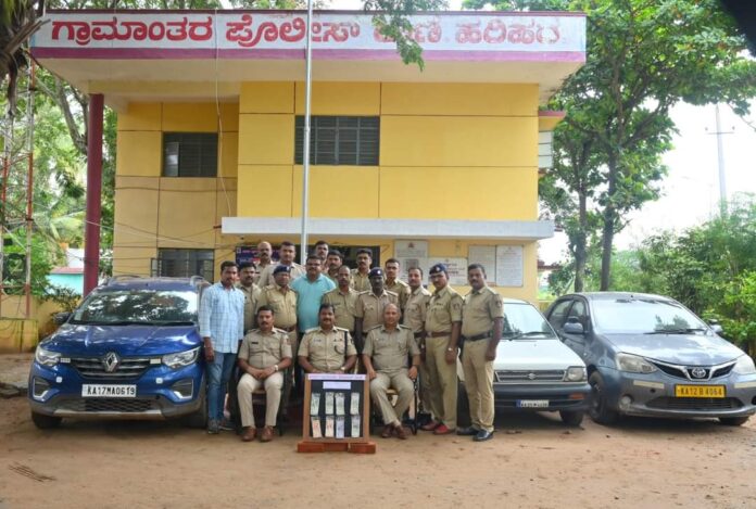 Bundle fraud in the name of Swami The network of the accused is a police trap