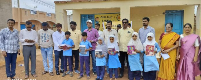 ಉಚಿತ ನೋಟ್&zwnj; ಬುಕ್&zwnj; ವಿತರಣೆ