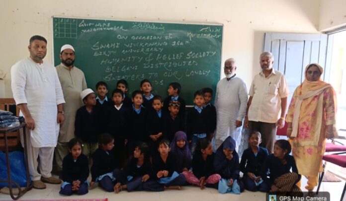 ಬೆಳಗಾವಿ | ಸ್ವಾಮಿ ವಿವೇಕಾನಂದ ಜಯಂತಿ ಅಂಗವಾಗಿ ಬಡ ವಿದ್ಯಾರ್ಥಿಗಳಿಗೆ ಶೂಟರ್ ವಿತರಣೆ