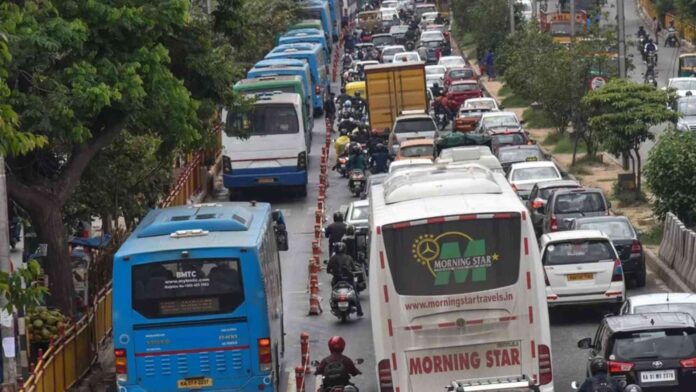 ಬಸ್&zwnj;ಗಳ ಕೊರತೆ