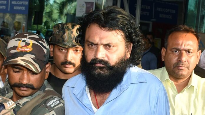 ದಿನೇಶ್&zwnj; ಗೋಪೆ