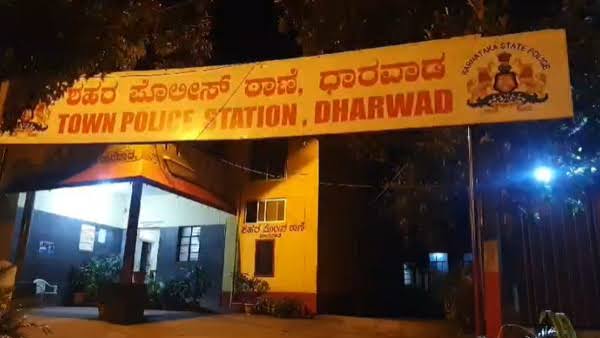 ಧಾರವಾಡ | ಕ್ಷುಲ್ಲಕ ಕಾರಣಕ್ಕೆ ಗೊಲ್ಲರ ಕಾಲನಿಯಲ್ಲಿ ಹೊಡೆದಾಟ: 6 ಮಂದಿ ಪೊಲೀಸ್ ವಶಕ್ಕೆ