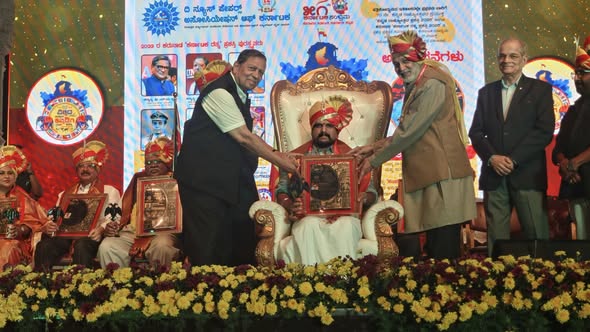 ಕೋಮುವಾದಿ, ಪುನೀತ್ ಕೆರೆಹಳ್ಳಿ, ಸನ್ಮಾನ, ಜಸ್ಟಿಸ್ ಸಂತೋಷ್ ಹೆಗ್ಡೆ,Communalist, Punit Kerahalli, Honor, Justice Santosh Hegde,